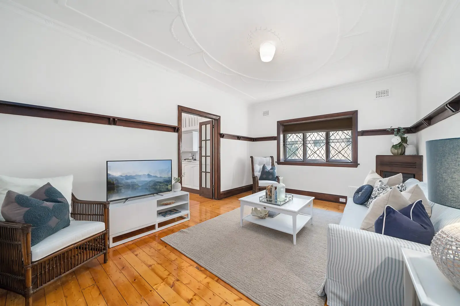 2/39 Salisbury Road, Rose Bay, Rose Bay - Thumbnail 2