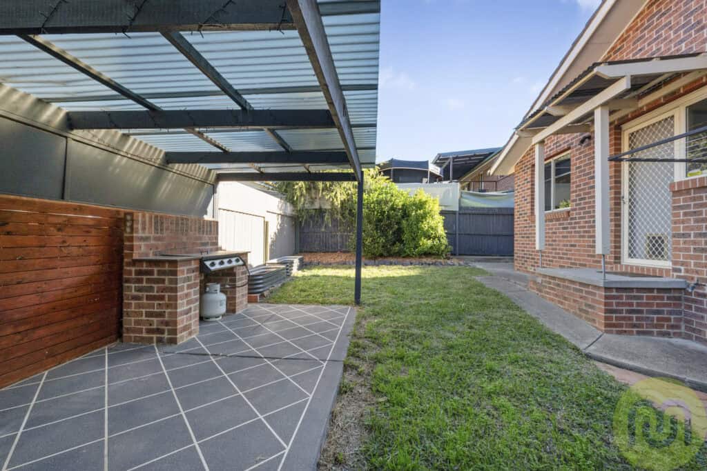 18B Wootton Crescent, Gordon - Thumbnail 2