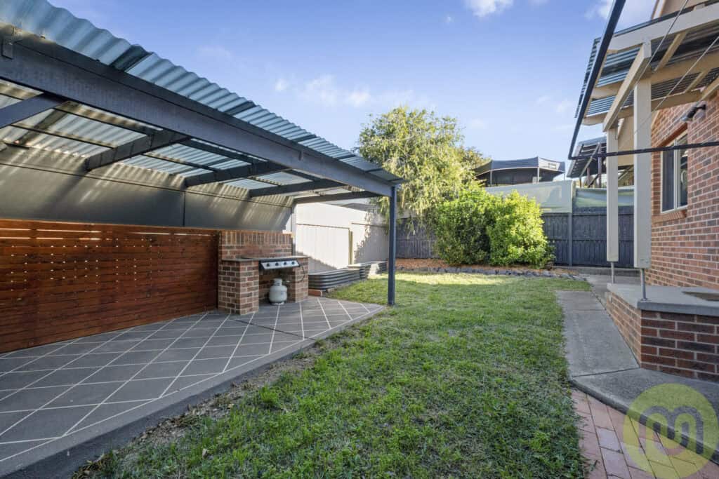 18B Wootton Crescent, Gordon - Thumbnail 4
