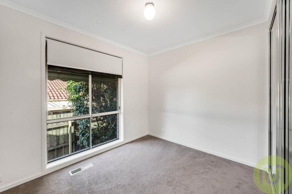 18B Wootton Crescent, Gordon - Thumbnail 8