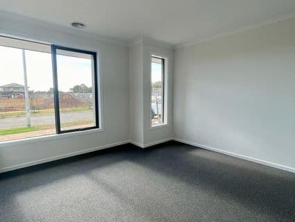 8 Breezy Circuit, Werribee, VIC, 3030, Werribee - Thumbnail 2