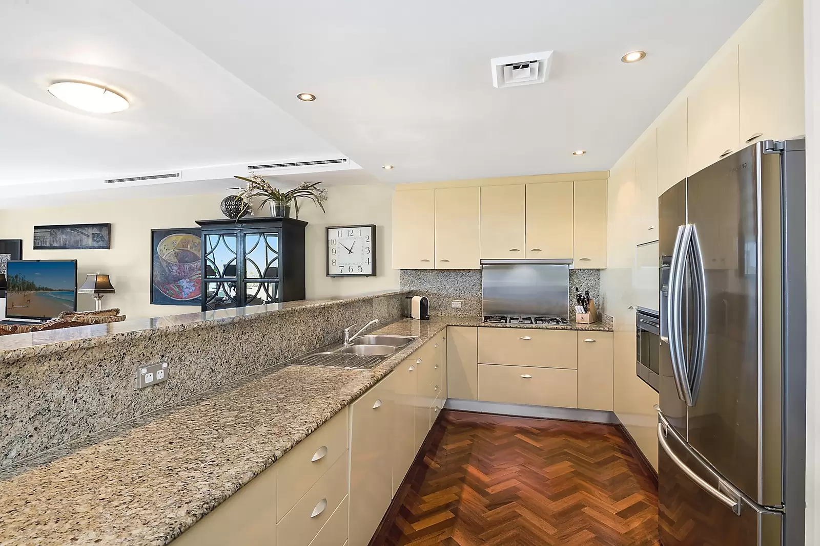 Residence 31 Marina Berth 20, 10 Lincoln Crescent, Woolloomooloo, Woolloomooloo - Thumbnail 5