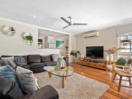 73 Maple Street, Seaford, VIC, 3198, Seaford - Thumbnail 2