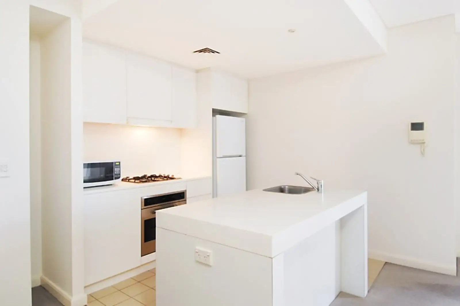 3.15/45 Shelley Street, Sydney, Sydney - Thumbnail 2