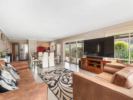6 Scotsdale Drive, Cranbourne East, VIC, 3977, Cranbourne East - Thumbnail 3