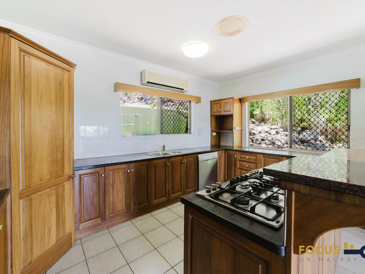 13 Coconut Grove, Ball Bay, Ball Bay - Thumbnail 8