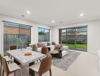 12 Emu Bush Drive, Cranbourne West, VIC, 3977, Cranbourne West - Thumbnail 2