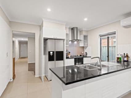 12 Emu Bush Drive, Cranbourne West, VIC, 3977, Cranbourne West - Thumbnail 4