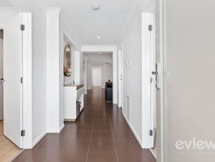 31 Hawkstone Road, Manor Lakes, VIC, 3024, Manor Lakes - Thumbnail 2