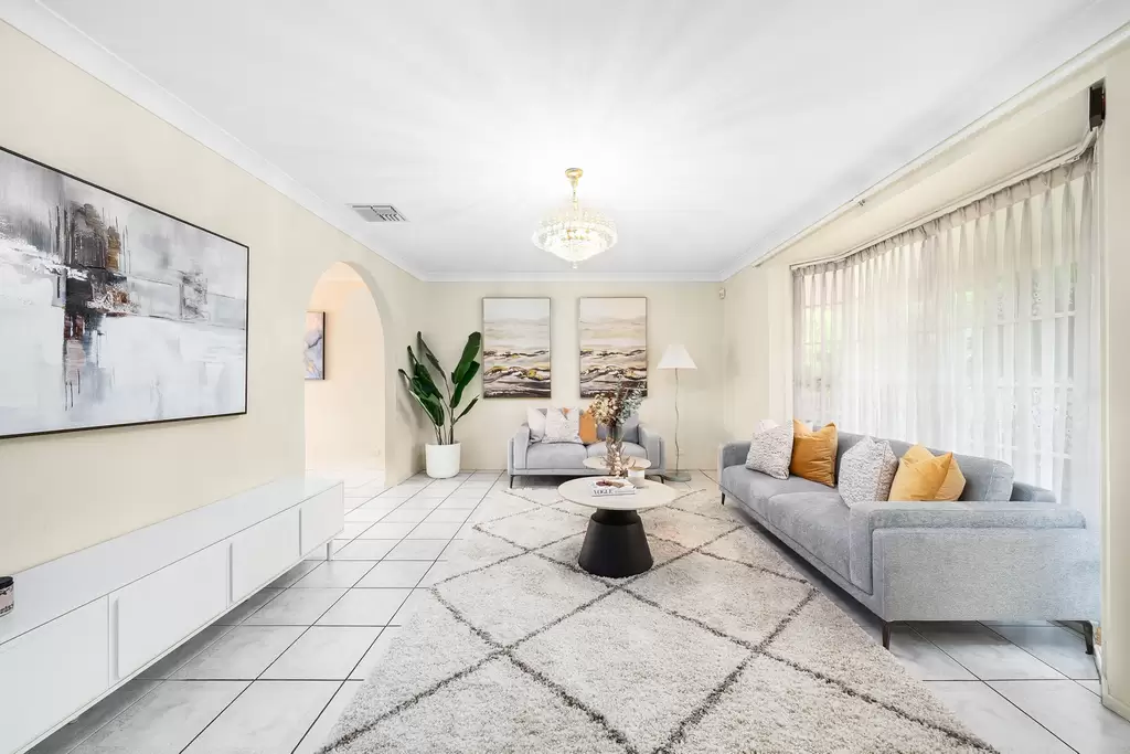 31 Yvonne Crescent, Bass Hill, Bass Hill - Thumbnail 2