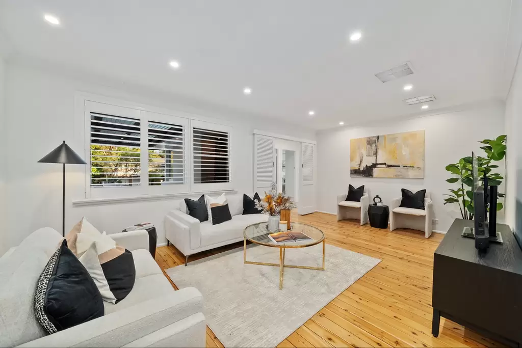 25 Sylvan Grove, Picnic Point, Picnic Point - Thumbnail 3