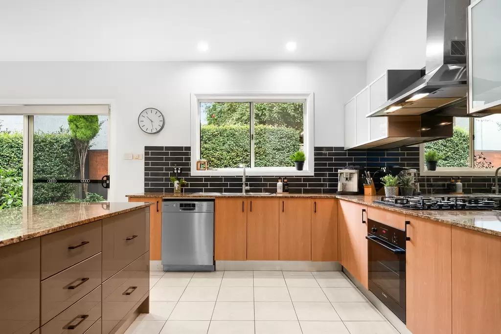 2 McBurney Place, Baulkham Hills, Baulkham Hills - Thumbnail 4