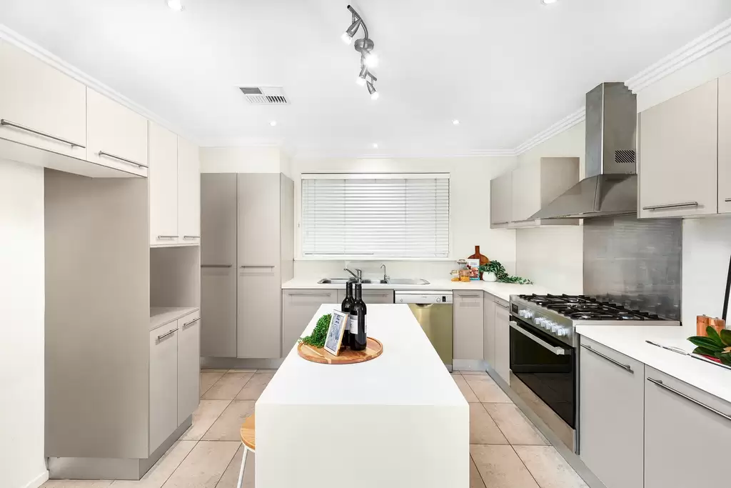 39 Greyfriar Place, Kellyville, Kellyville - Thumbnail 4