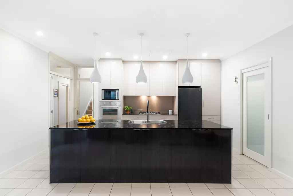 24 Newington Boulevard, Newington, Newington - Thumbnail 4