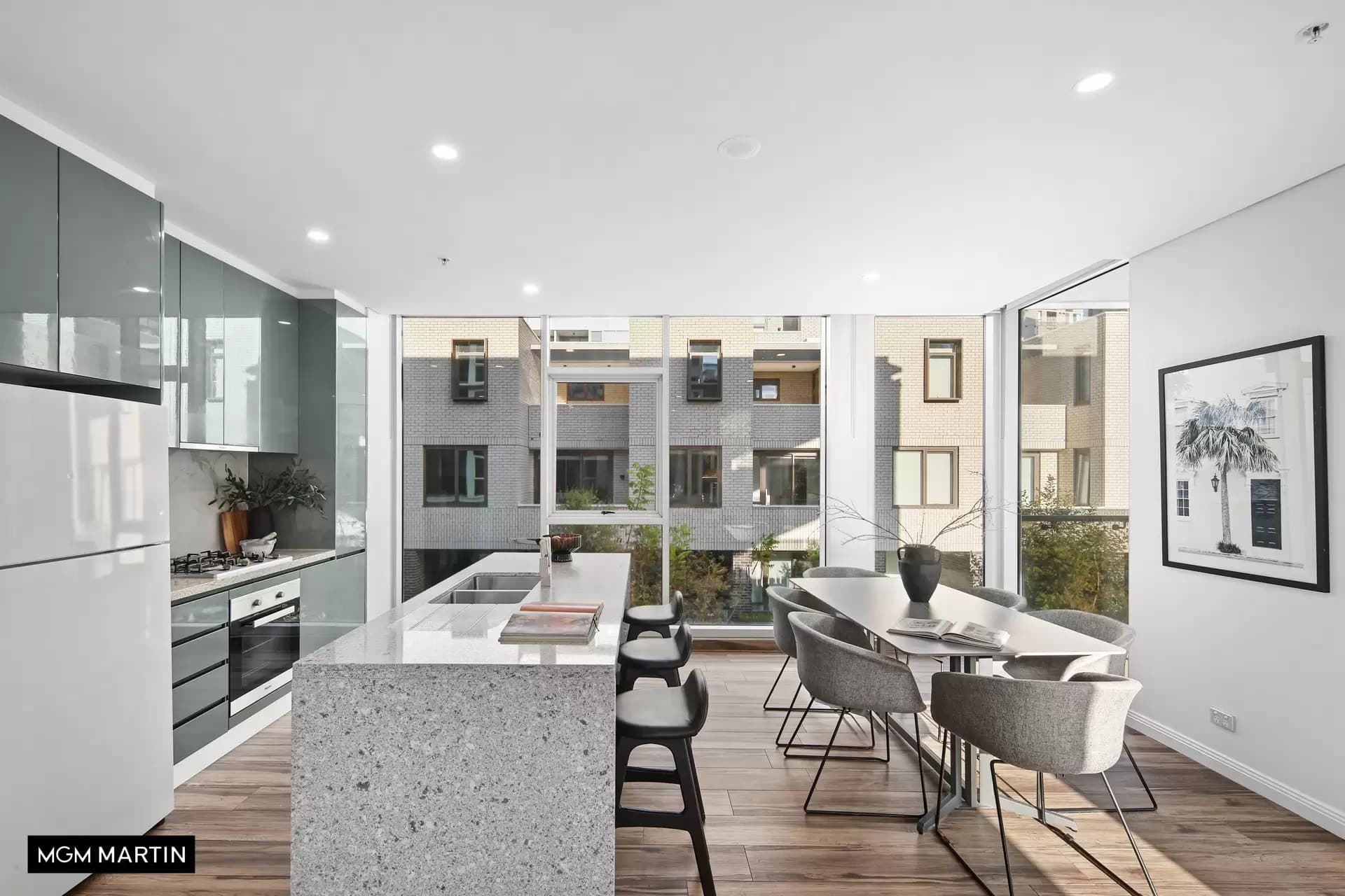 102/8 Rose Valley Way, Zetland - Thumbnail 2