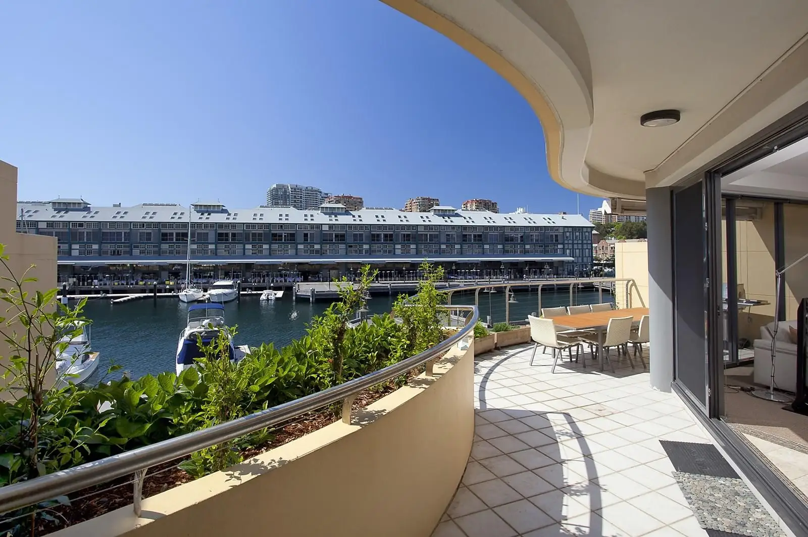 Residence 22/10 Lincoln Crescent, Woolloomooloo, Woolloomooloo - Image 1