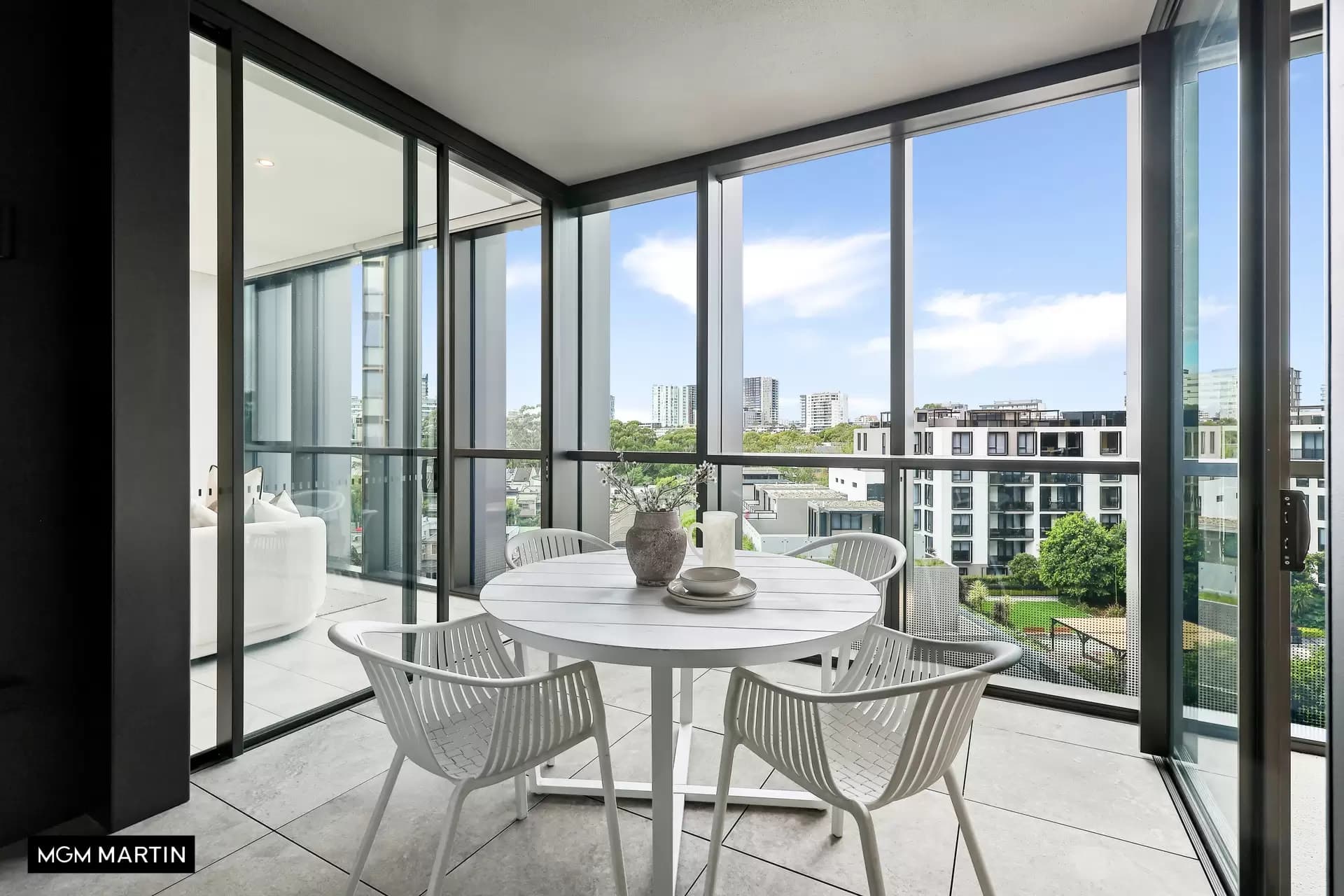 702/28 Zetland Avenue, Zetland - Image 1