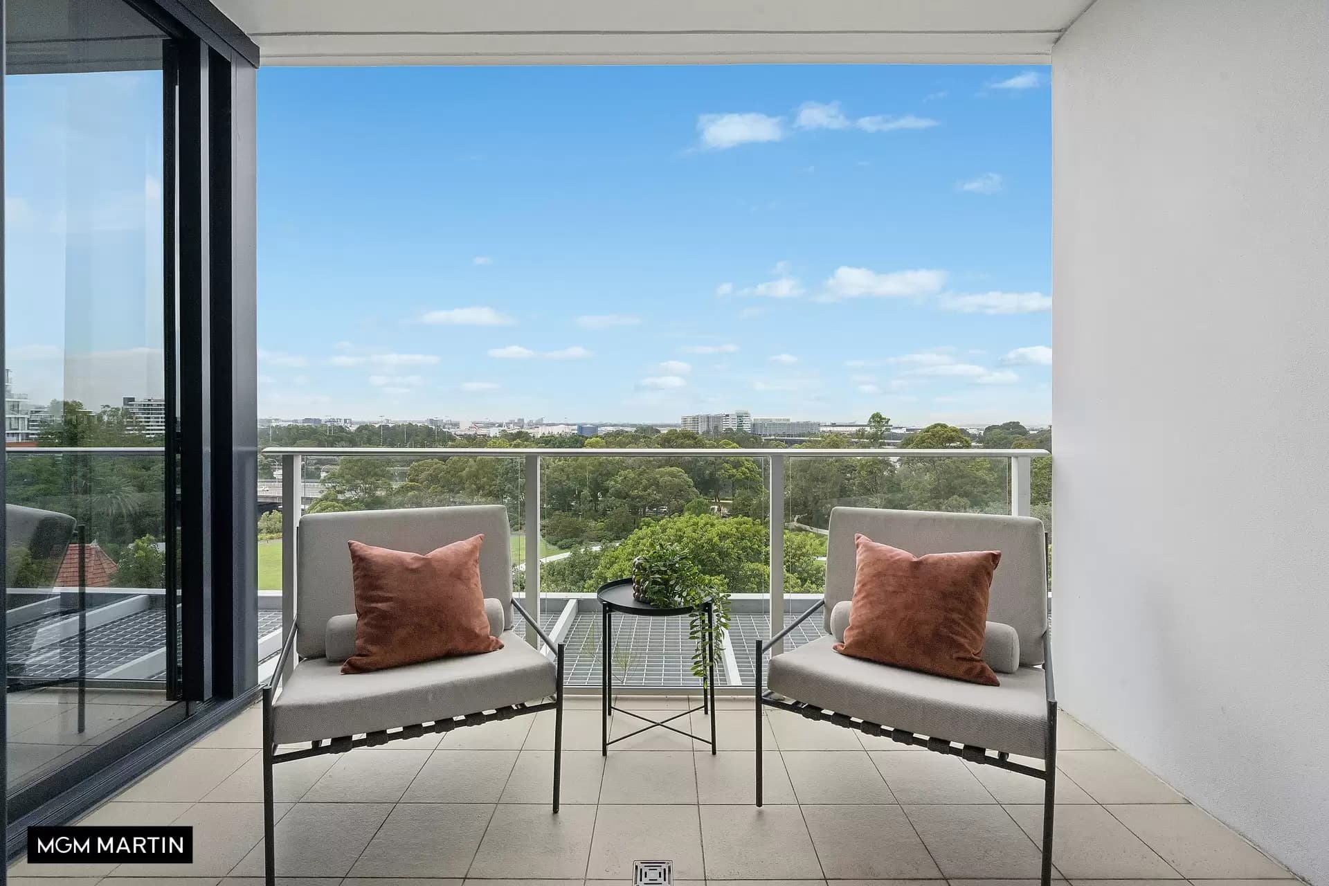 706/12 Brodie Spark Drive, Wolli Creek - Thumbnail 2