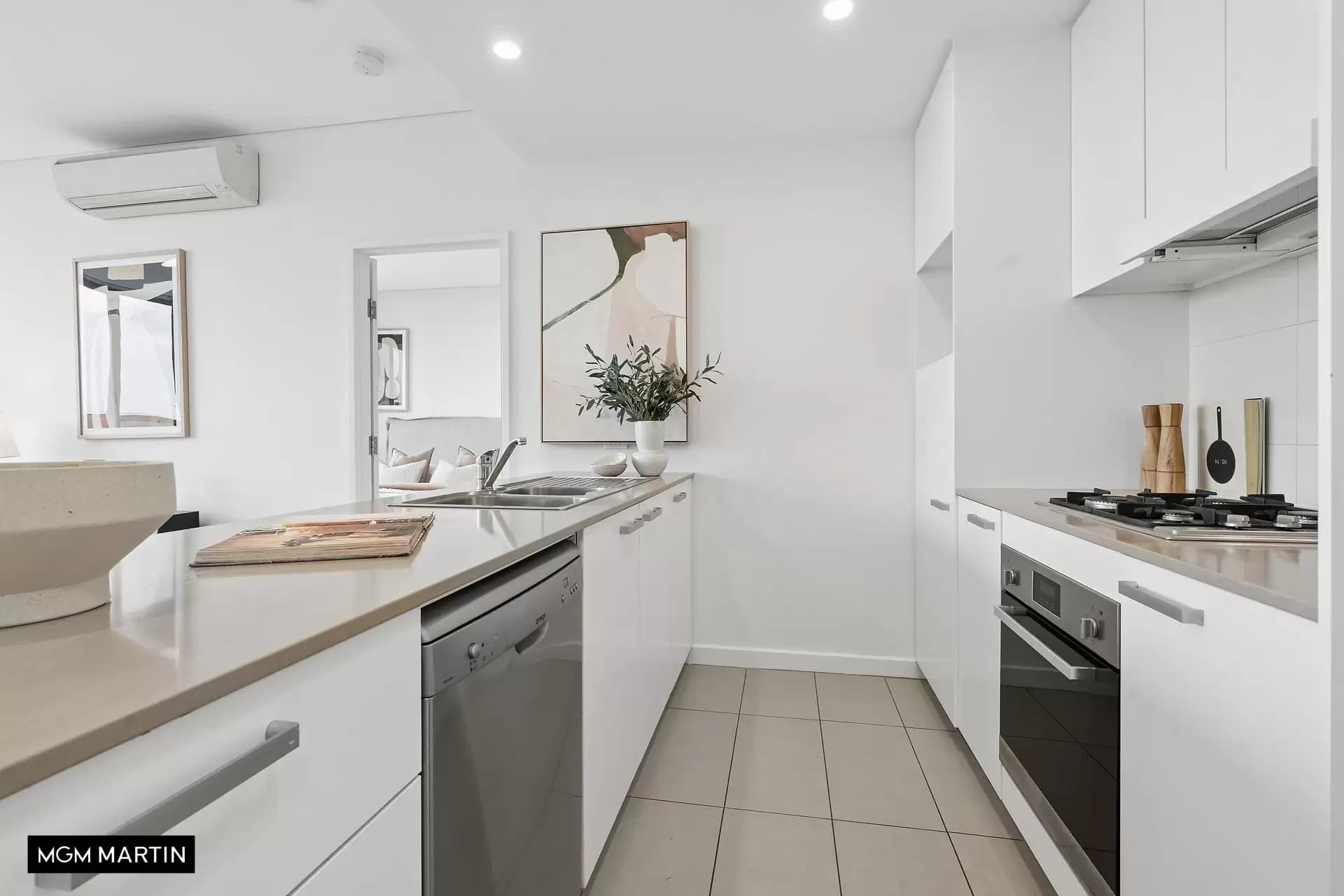 706/12 Brodie Spark Drive, Wolli Creek - Thumbnail 4