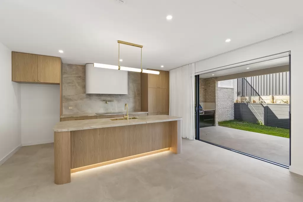 5A Allena Close, Georges Hall, Georges Hall - Thumbnail 2