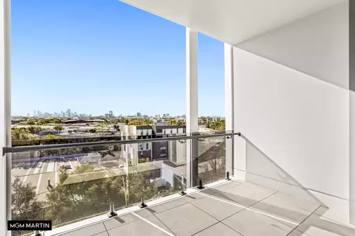 704/551-555 Gardeners Road, Mascot - Image 1