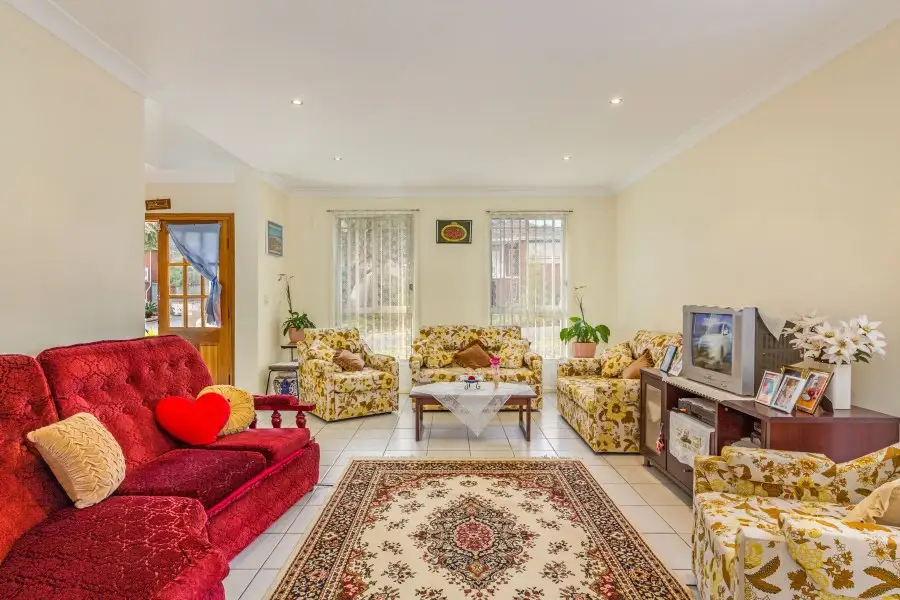 5 Collins Crescent, Yagoona, Yagoona - Thumbnail 2