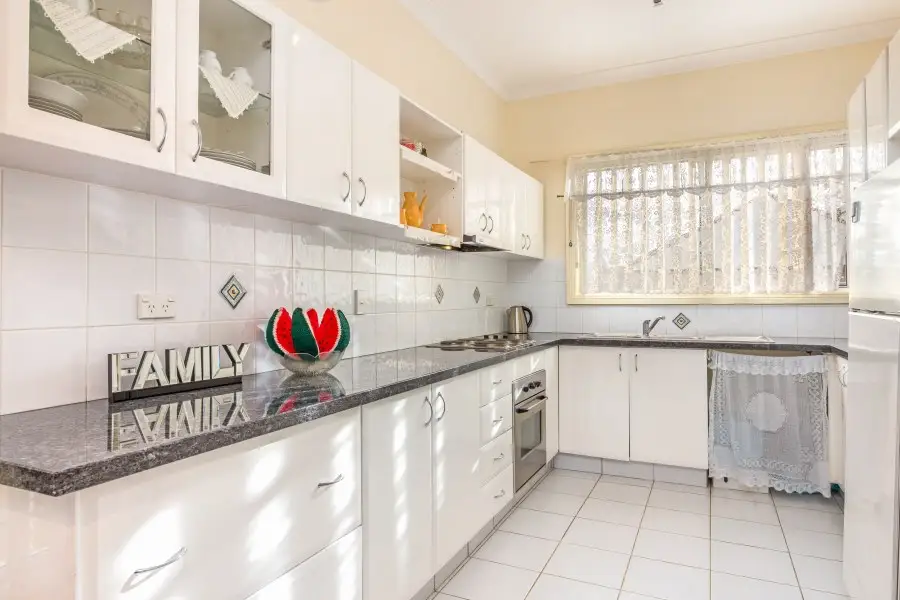 5 Collins Crescent, Yagoona, Yagoona - Thumbnail 3