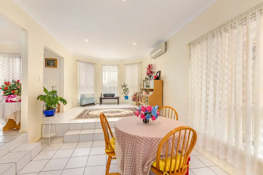 5 Collins Crescent, Yagoona, Yagoona - Thumbnail 5