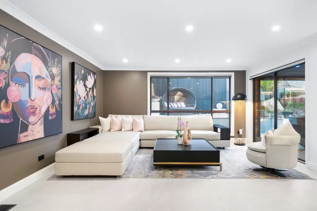 4 Gascoyne Place, Illawong, Illawong - Thumbnail 2