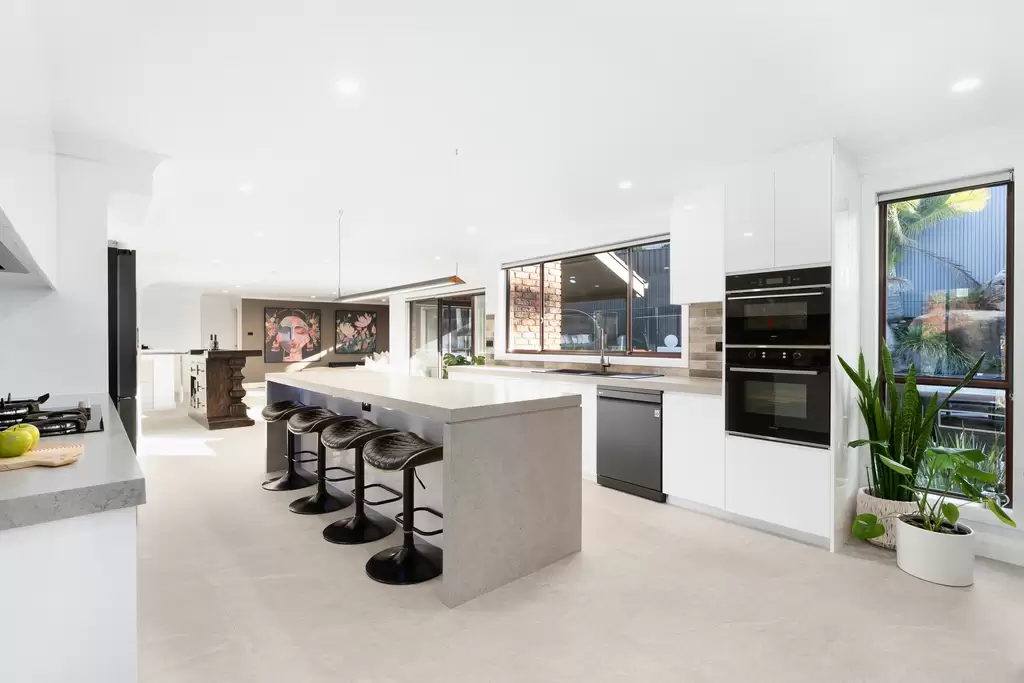 4 Gascoyne Place, Illawong, Illawong - Thumbnail 3