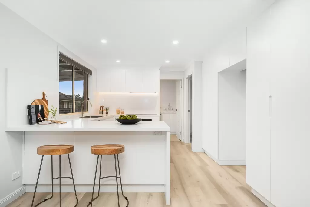 11 Browne Place, Baulkham Hills, Baulkham Hills - Thumbnail 4