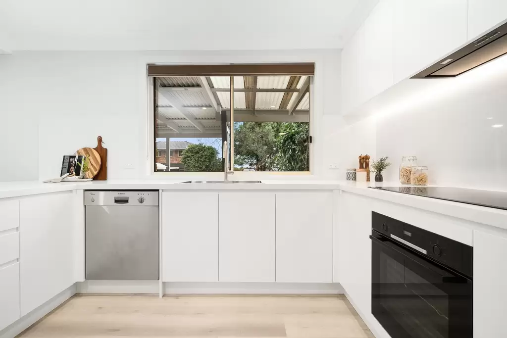 11 Browne Place, Baulkham Hills, Baulkham Hills - Thumbnail 5