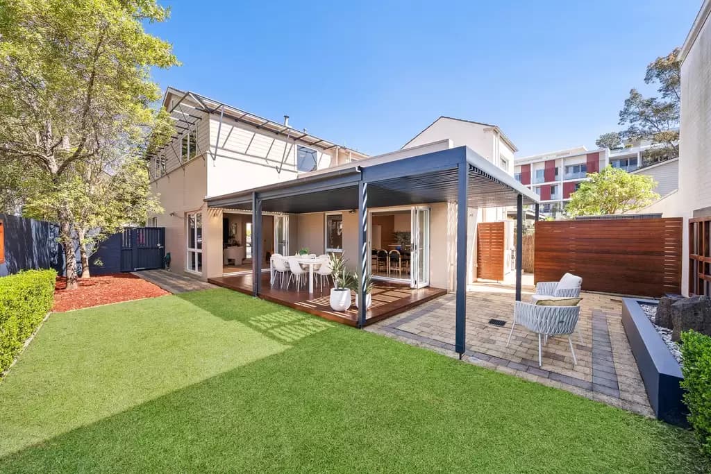 1 Falcon Street, Newington, Newington - Image 1