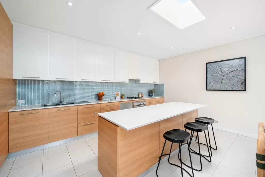 1 Falcon Street, Newington, Newington - Thumbnail 3