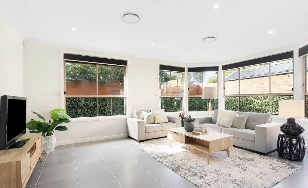 10 Bligh Place, Kellyville, Kellyville - Thumbnail 2