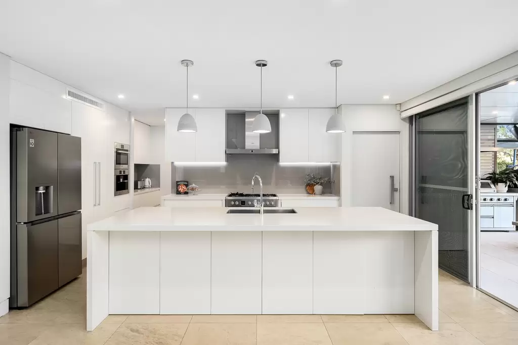33 Old Ferry Road, Illawong, Illawong - Thumbnail 4