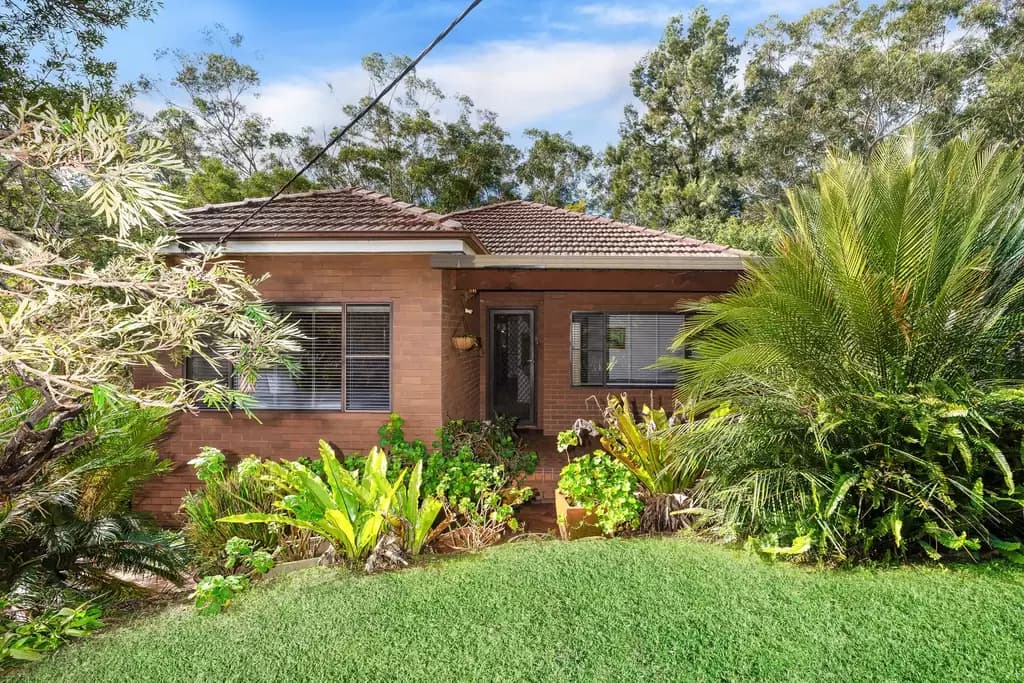 3 Carter Crescent, Gymea Bay, Gymea Bay - Thumbnail 2