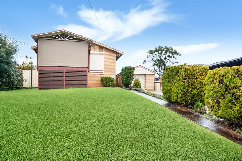 41 Oak Drive, Georges Hall, Georges Hall - Image 1