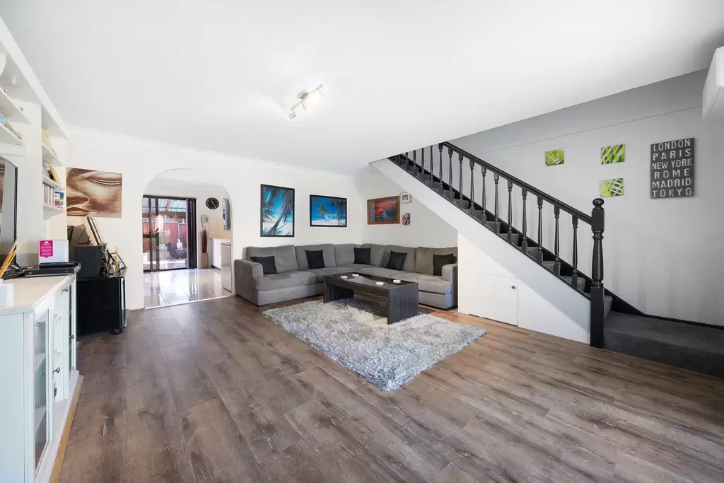 5/184  Birdwood Road, Georges Hall, Georges Hall - Image 1