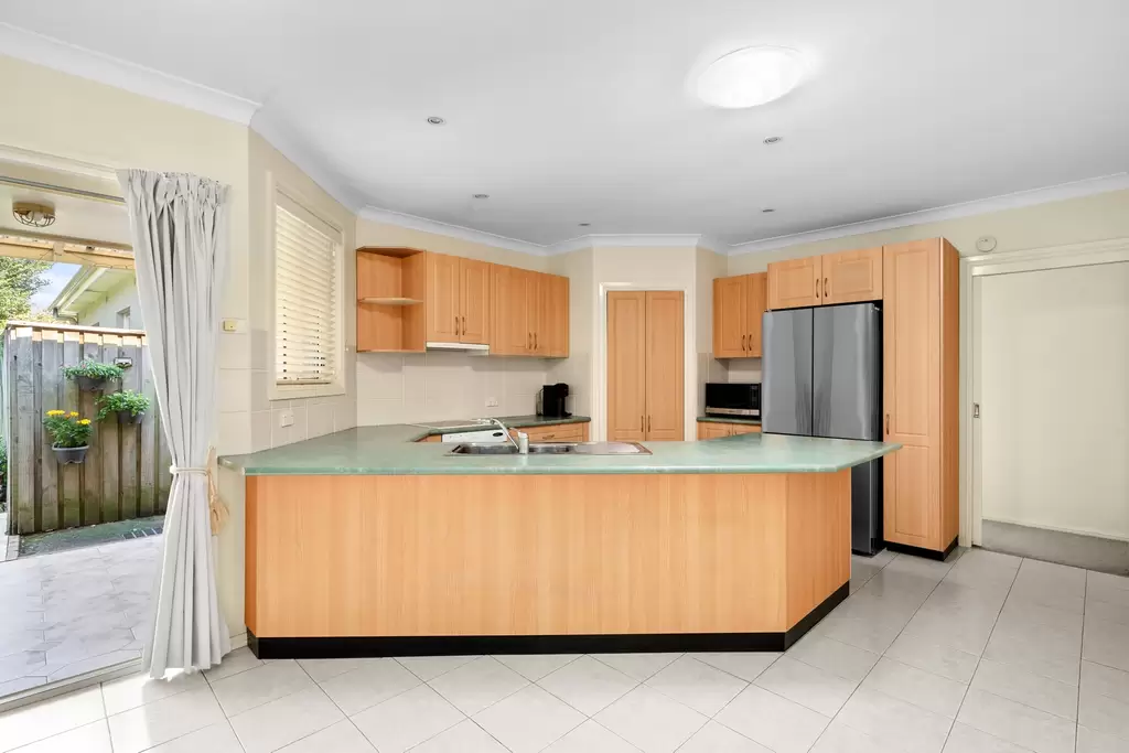 22 Longworth Crescent, Castle Hill, Castle Hill - Thumbnail 4