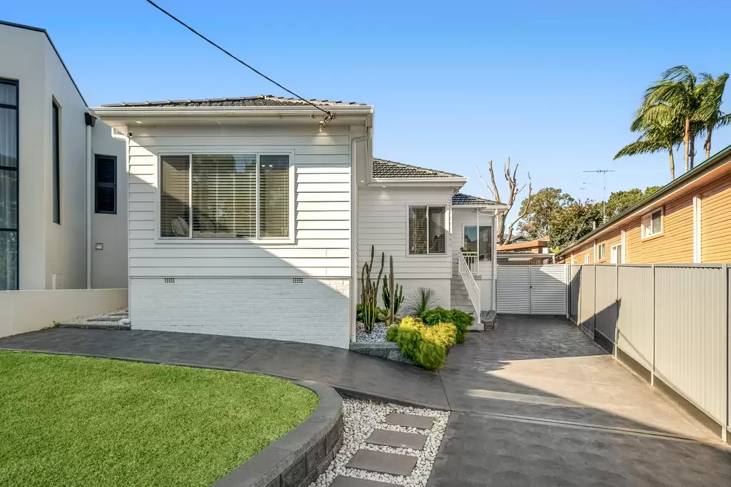 23 Roseanne Avenue, Roselands, Roselands - Image 1
