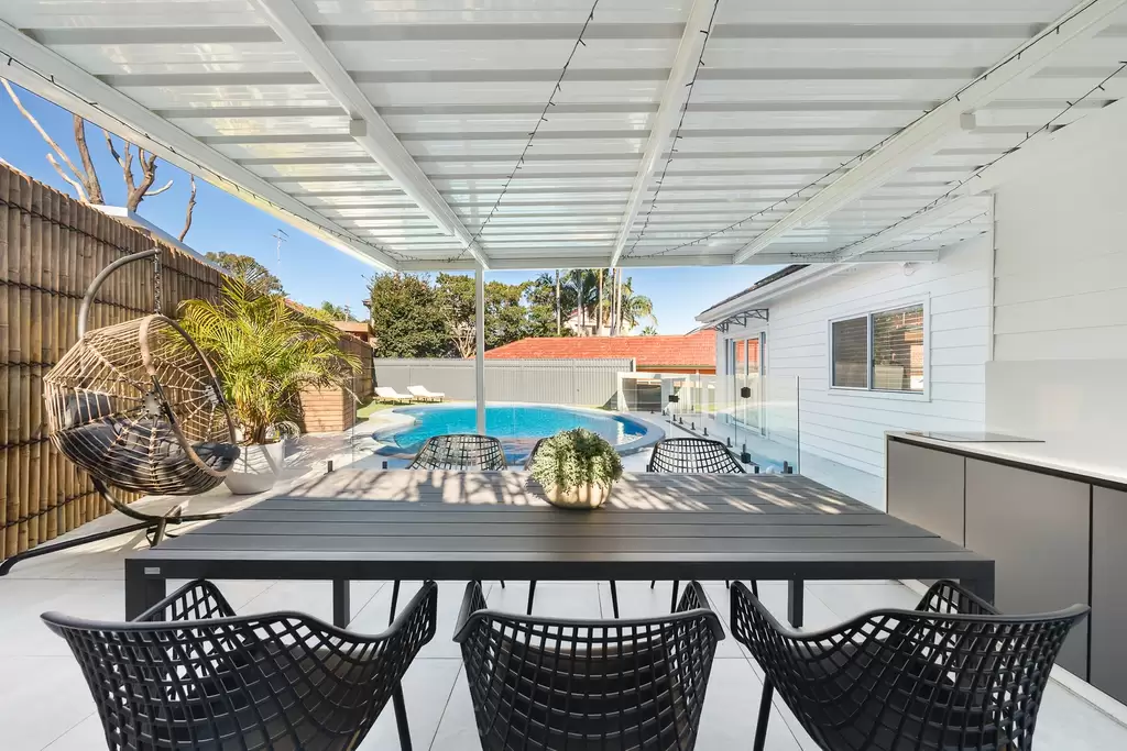 23 Roseanne Avenue, Roselands, Roselands - Thumbnail 2