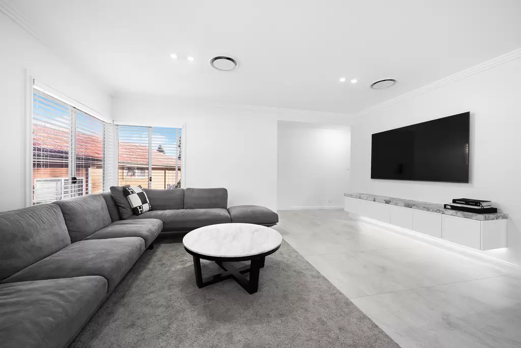 23 Roseanne Avenue, Roselands, Roselands - Thumbnail 5