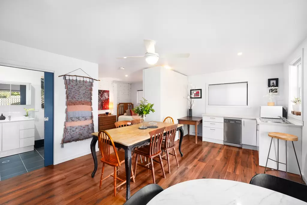 15 Brunette Drive, Castle Hill, Castle Hill - Thumbnail 4