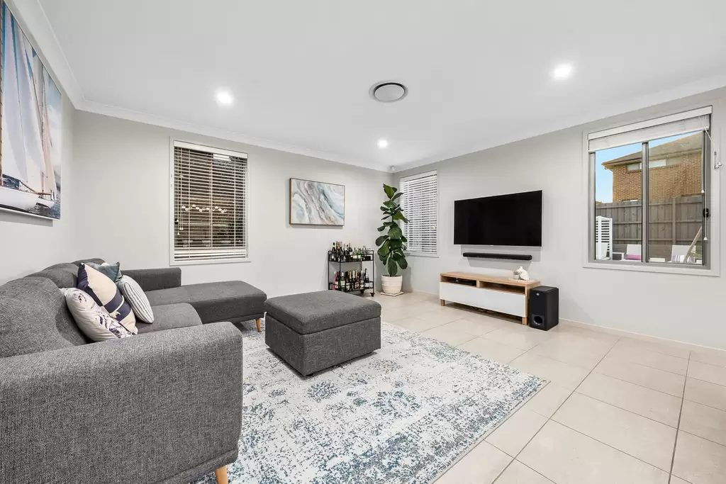 15 Corona Street, Box Hill, Box Hill - Thumbnail 2