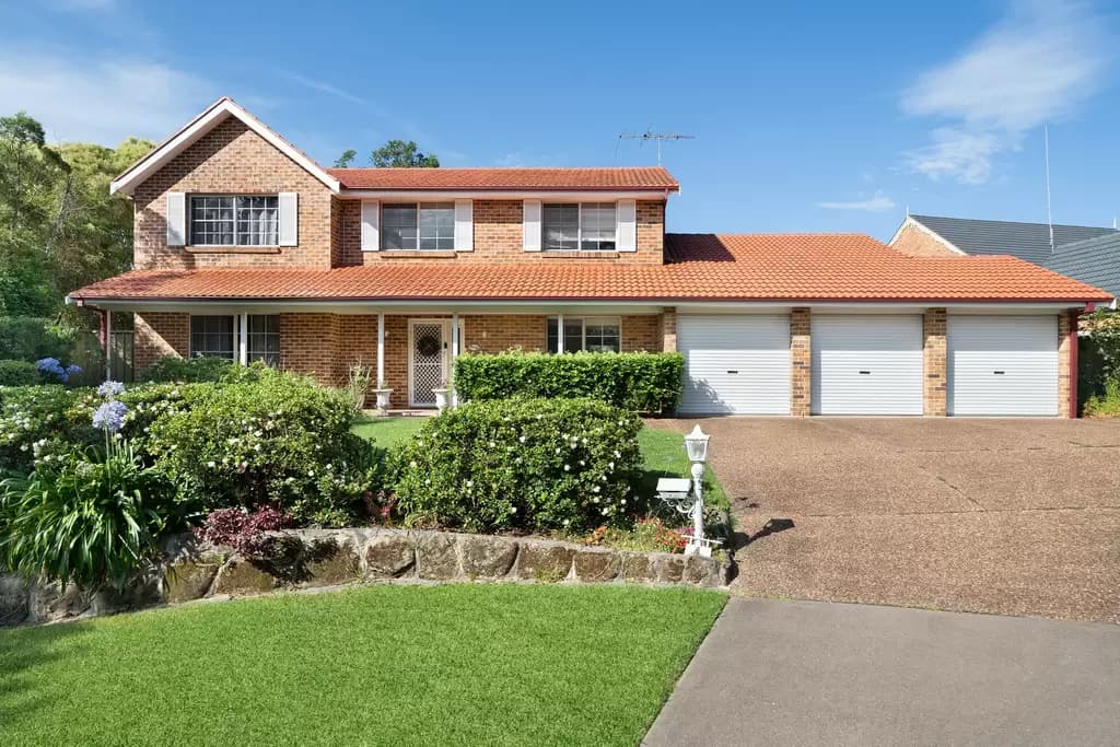 4 Angophora Place, Castle Hill, Castle Hill - Image 1