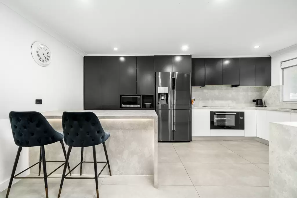 10 Solomon Court, Greenacre, Greenacre - Thumbnail 2
