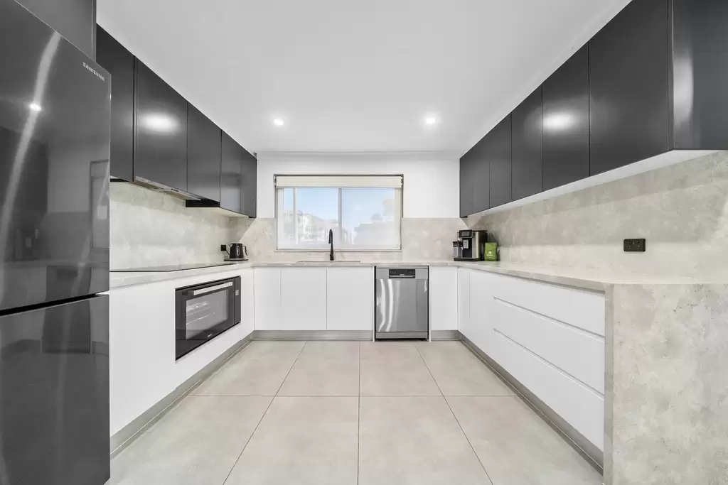 10 Solomon Court, Greenacre, Greenacre - Thumbnail 3