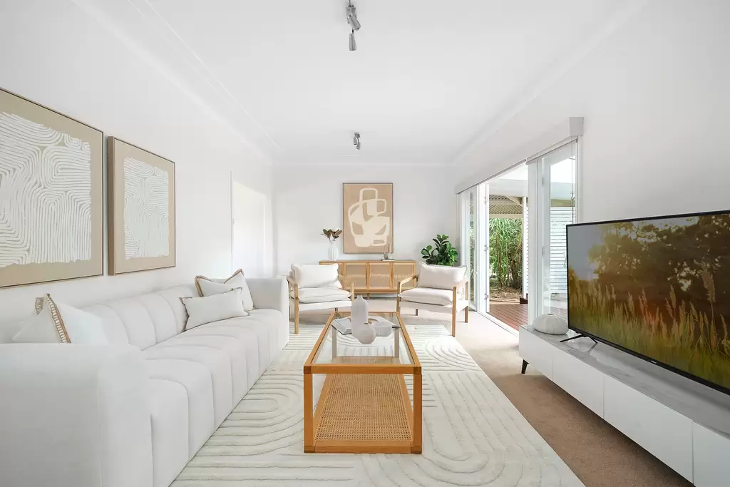 11 Finlay Avenue, Beecroft, Beecroft - Thumbnail 2