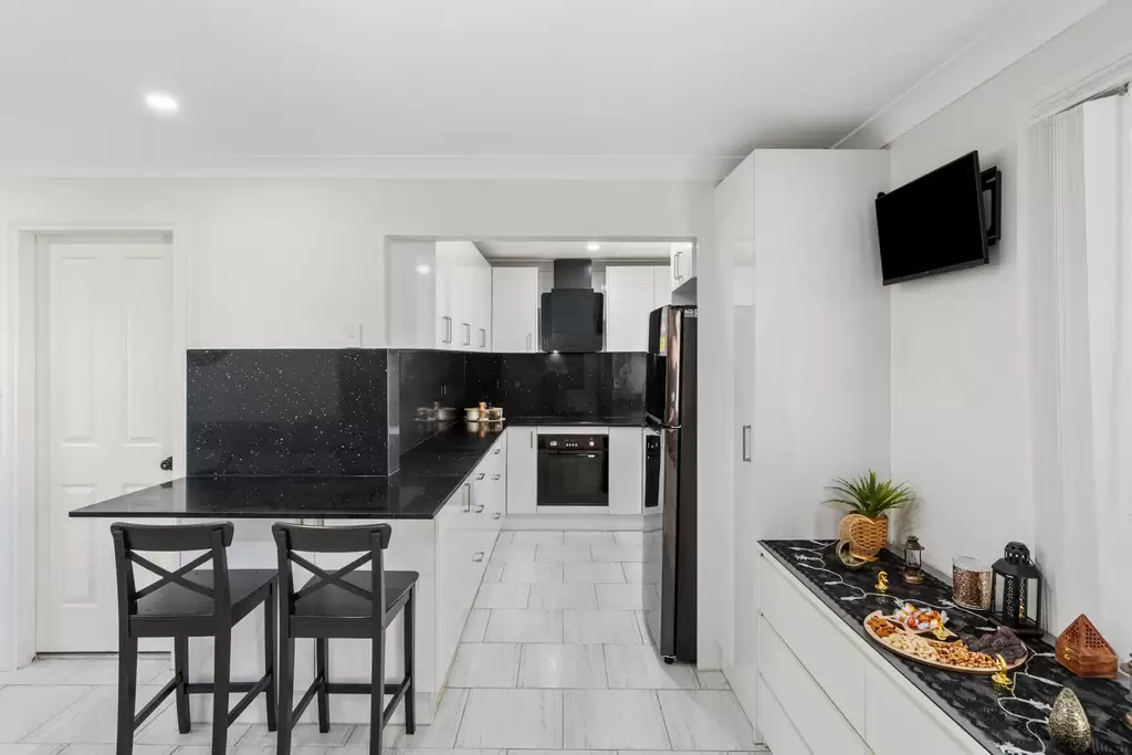239 Henry Lawson Drive, Georges Hall, Georges Hall - Thumbnail 3